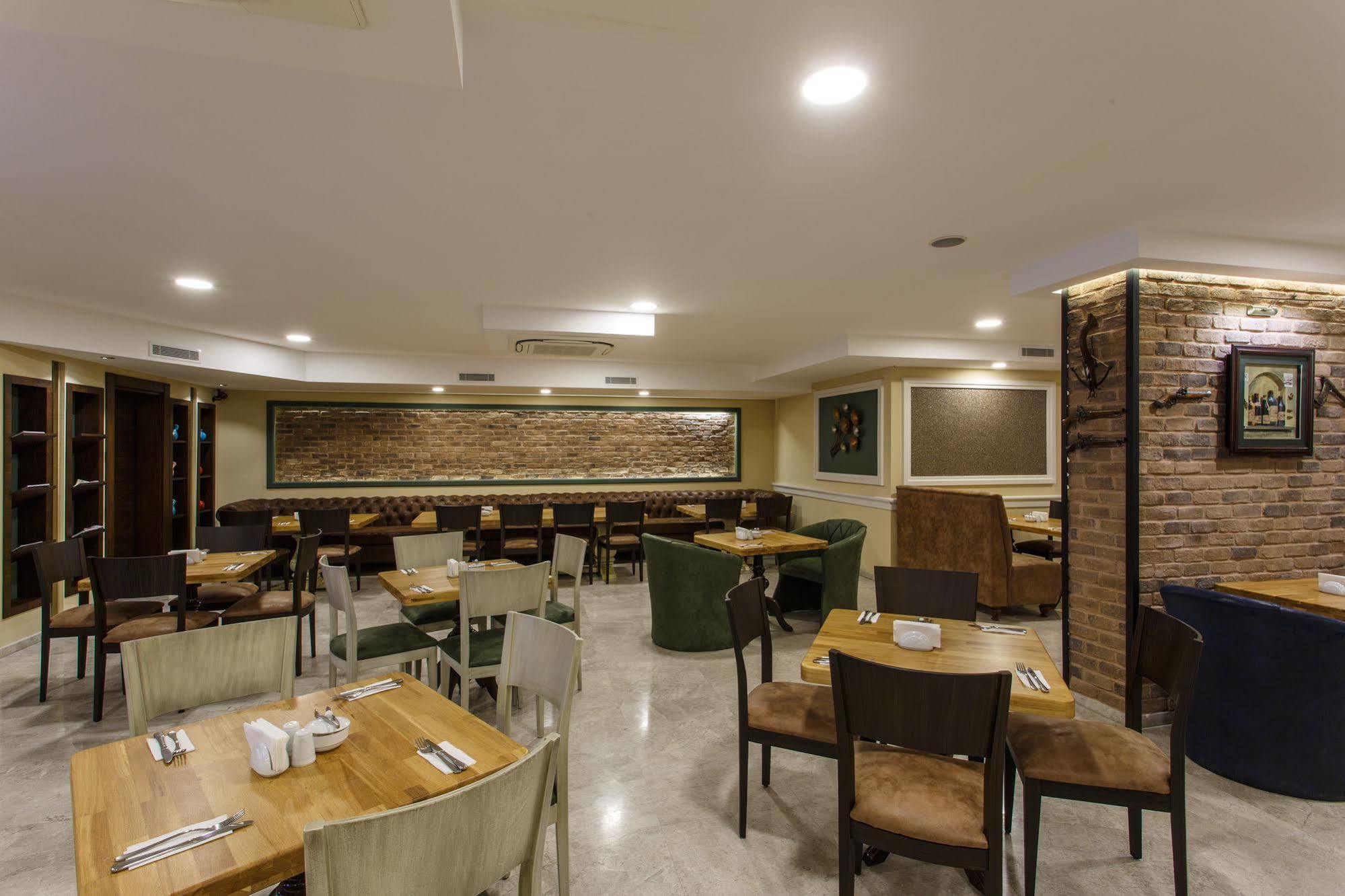 Antroyal Hotel Antalya Extérieur photo