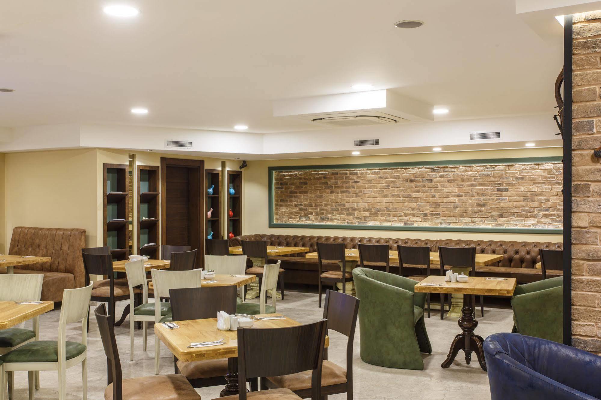 Antroyal Hotel Antalya Extérieur photo